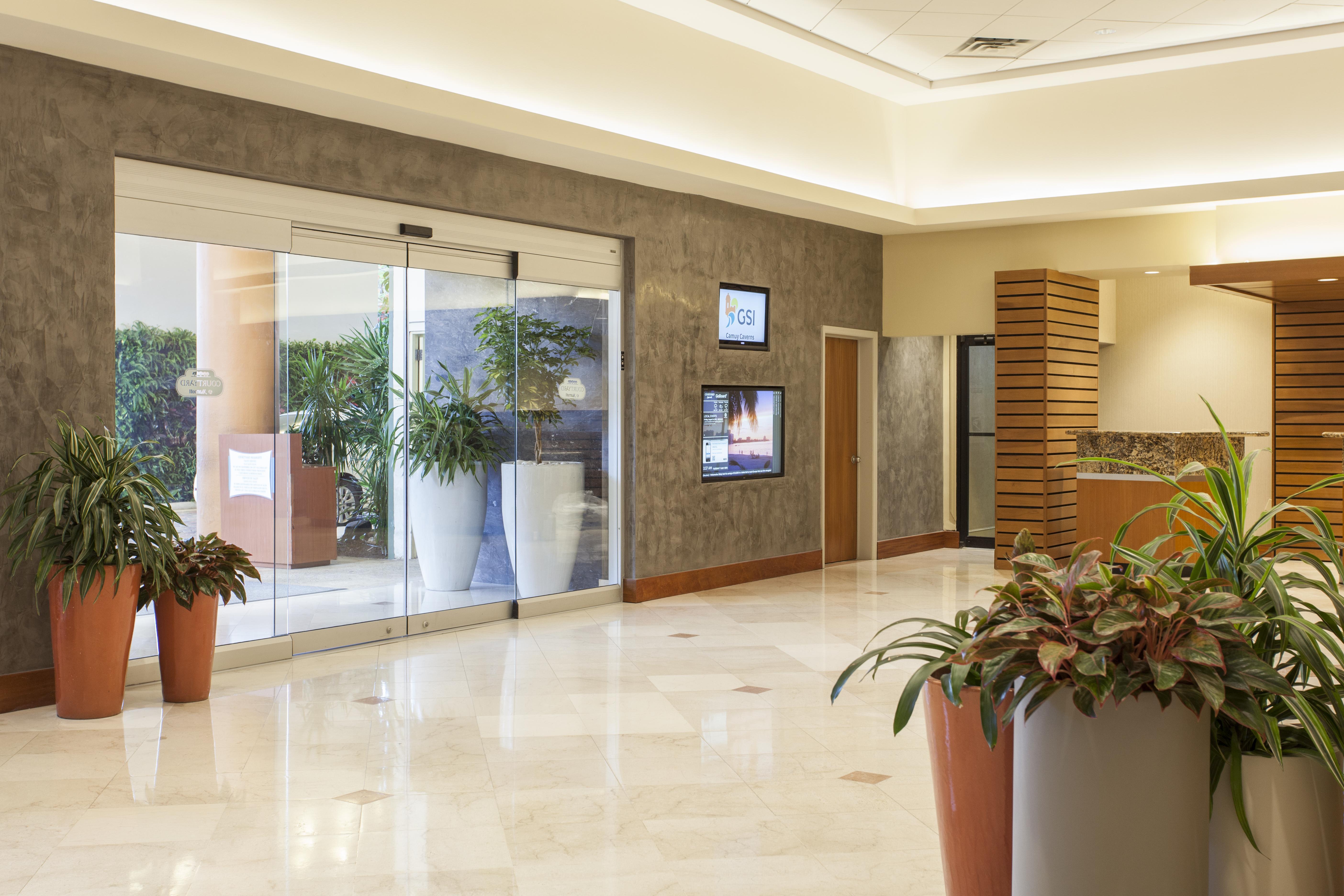 סן חואן Courtyard By Marriott Isla Verde Beach Resort מראה חיצוני תמונה