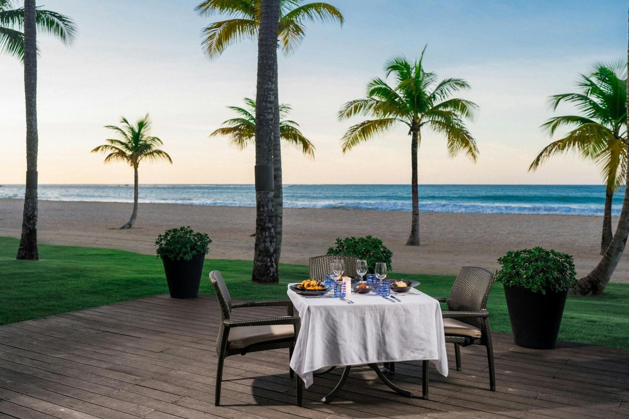 סן חואן Courtyard By Marriott Isla Verde Beach Resort מראה חיצוני תמונה