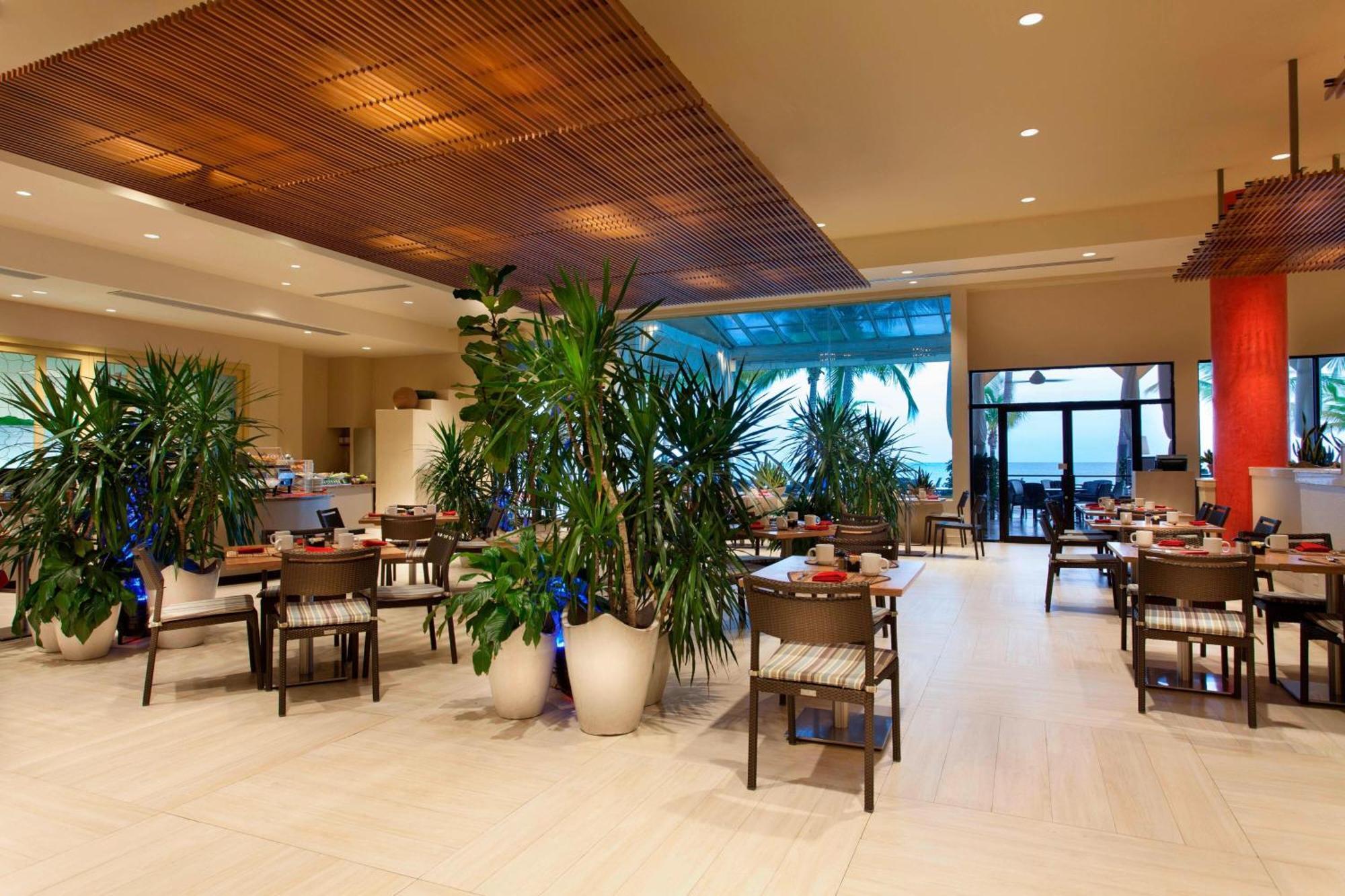 סן חואן Courtyard By Marriott Isla Verde Beach Resort מראה חיצוני תמונה