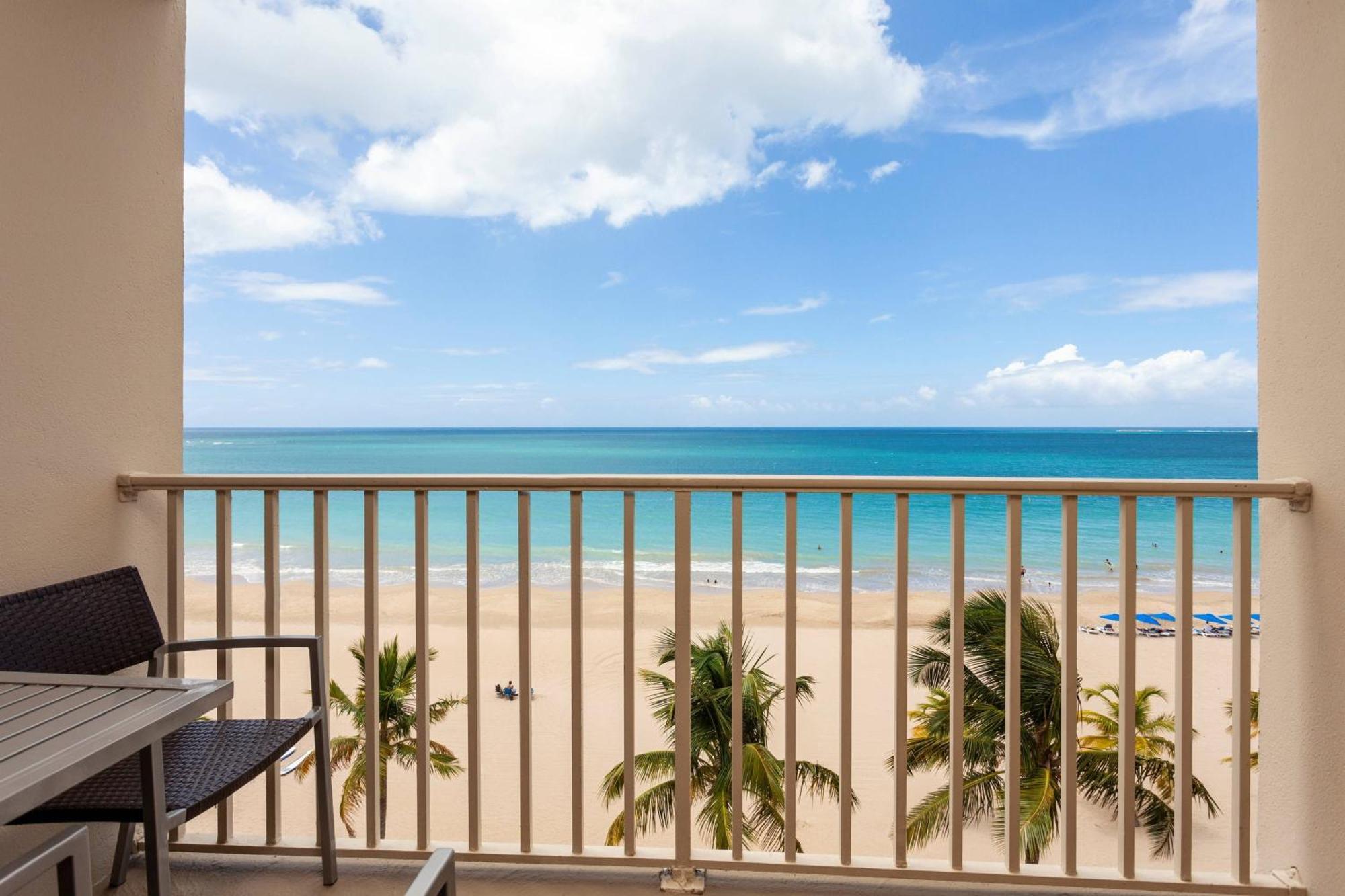 סן חואן Courtyard By Marriott Isla Verde Beach Resort מראה חיצוני תמונה