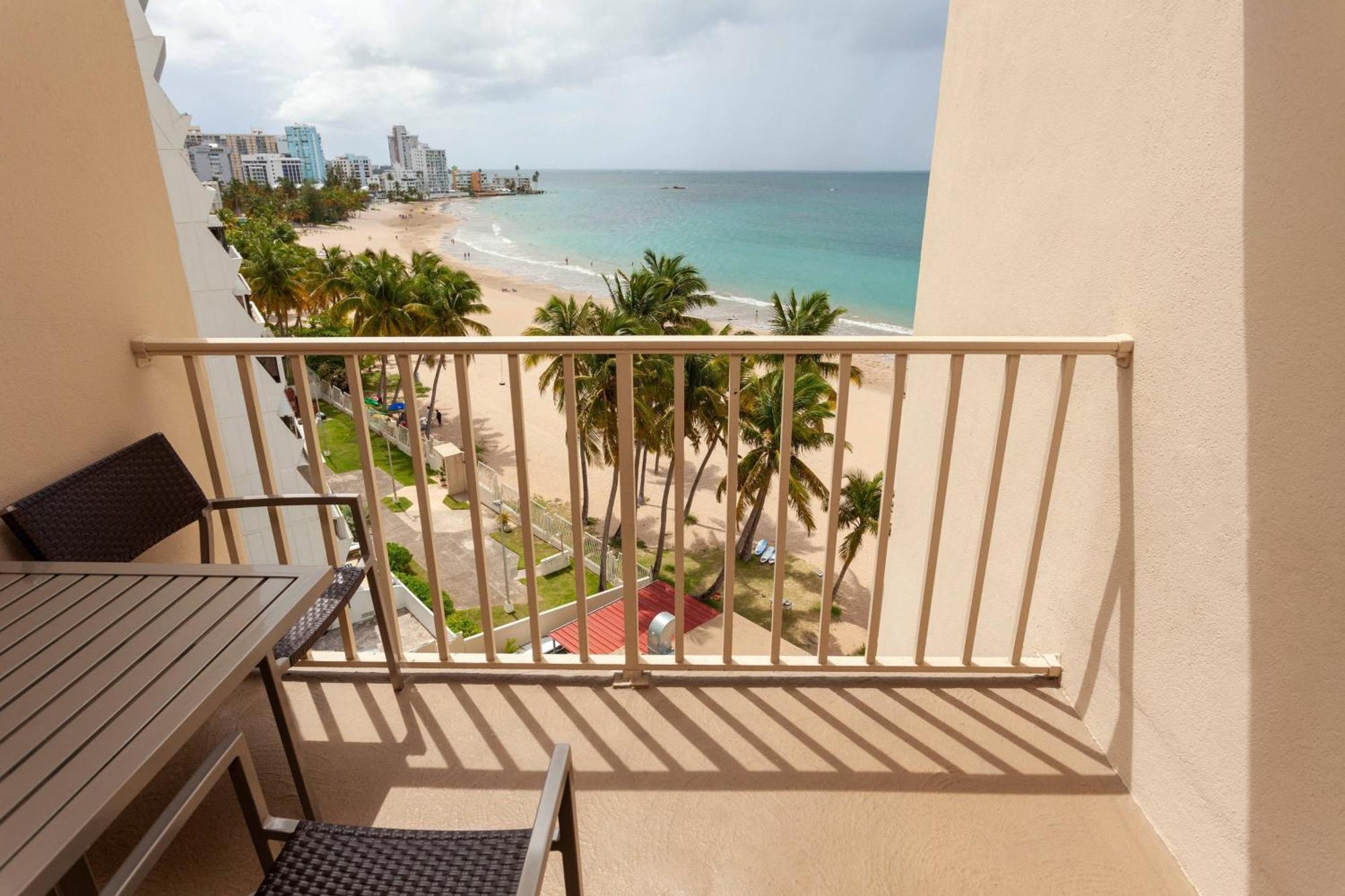 סן חואן Courtyard By Marriott Isla Verde Beach Resort מראה חיצוני תמונה