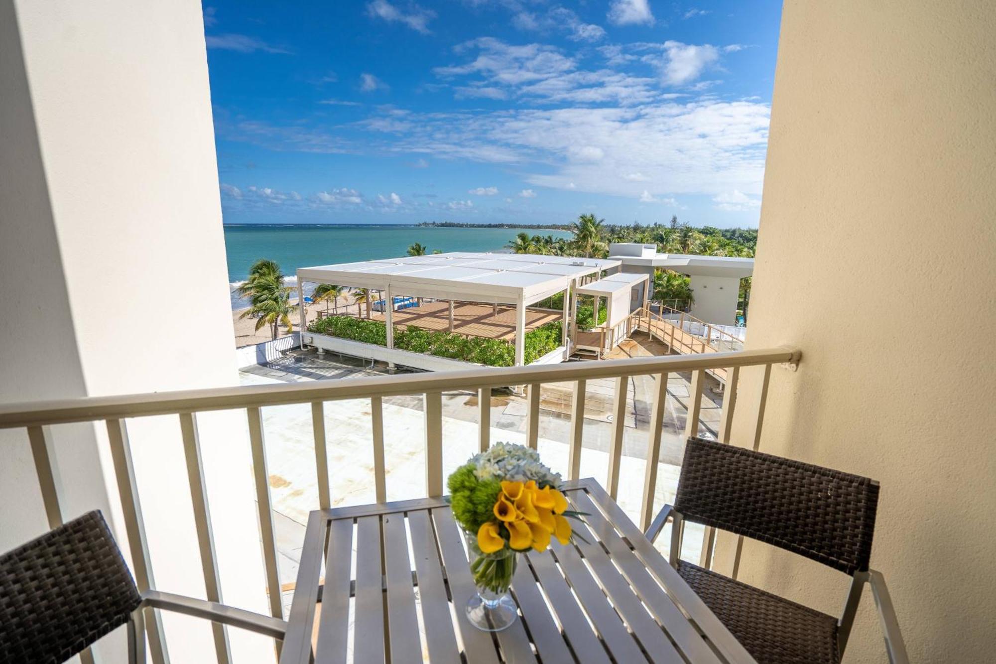 סן חואן Courtyard By Marriott Isla Verde Beach Resort מראה חיצוני תמונה