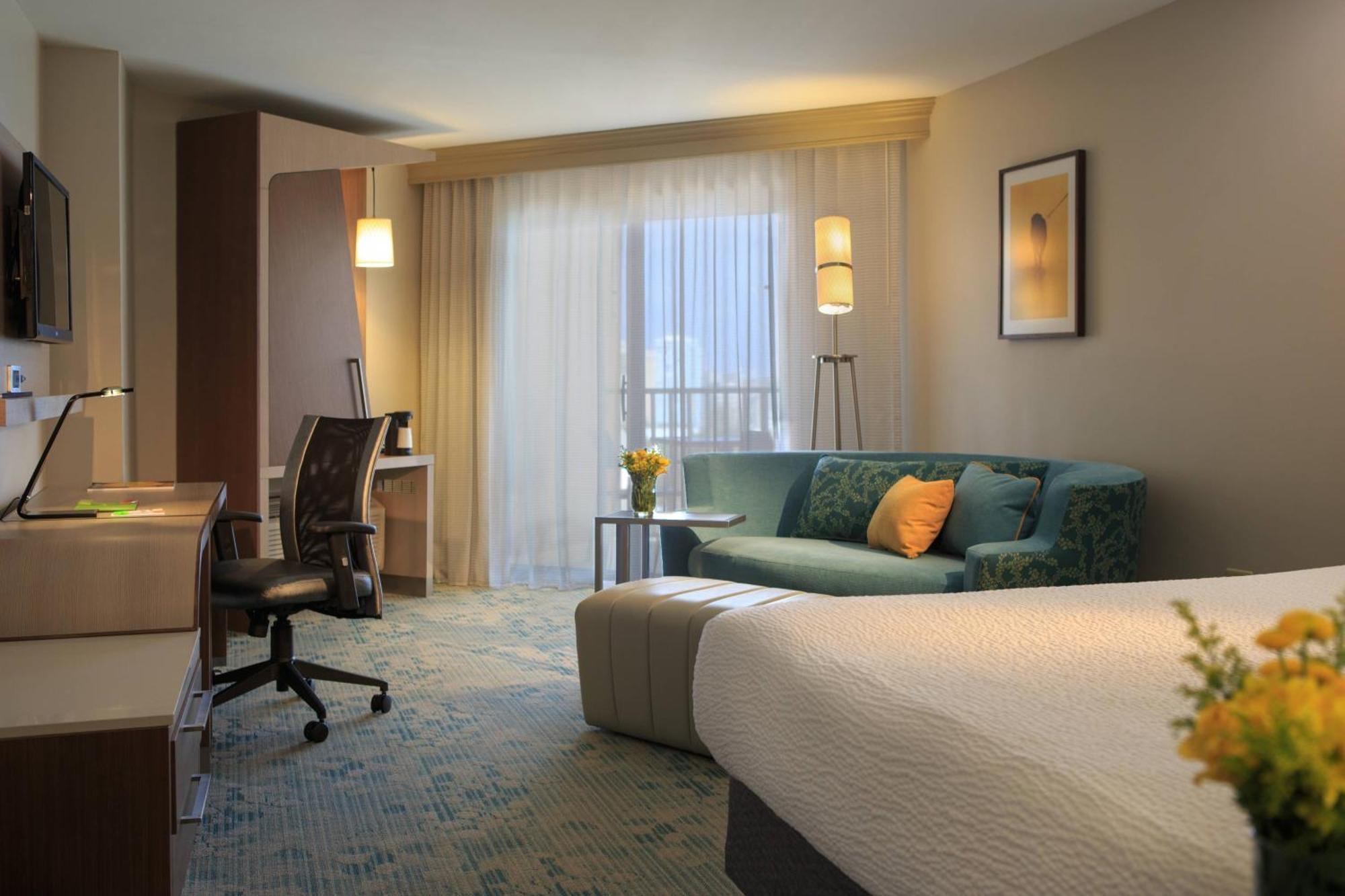סן חואן Courtyard By Marriott Isla Verde Beach Resort מראה חיצוני תמונה