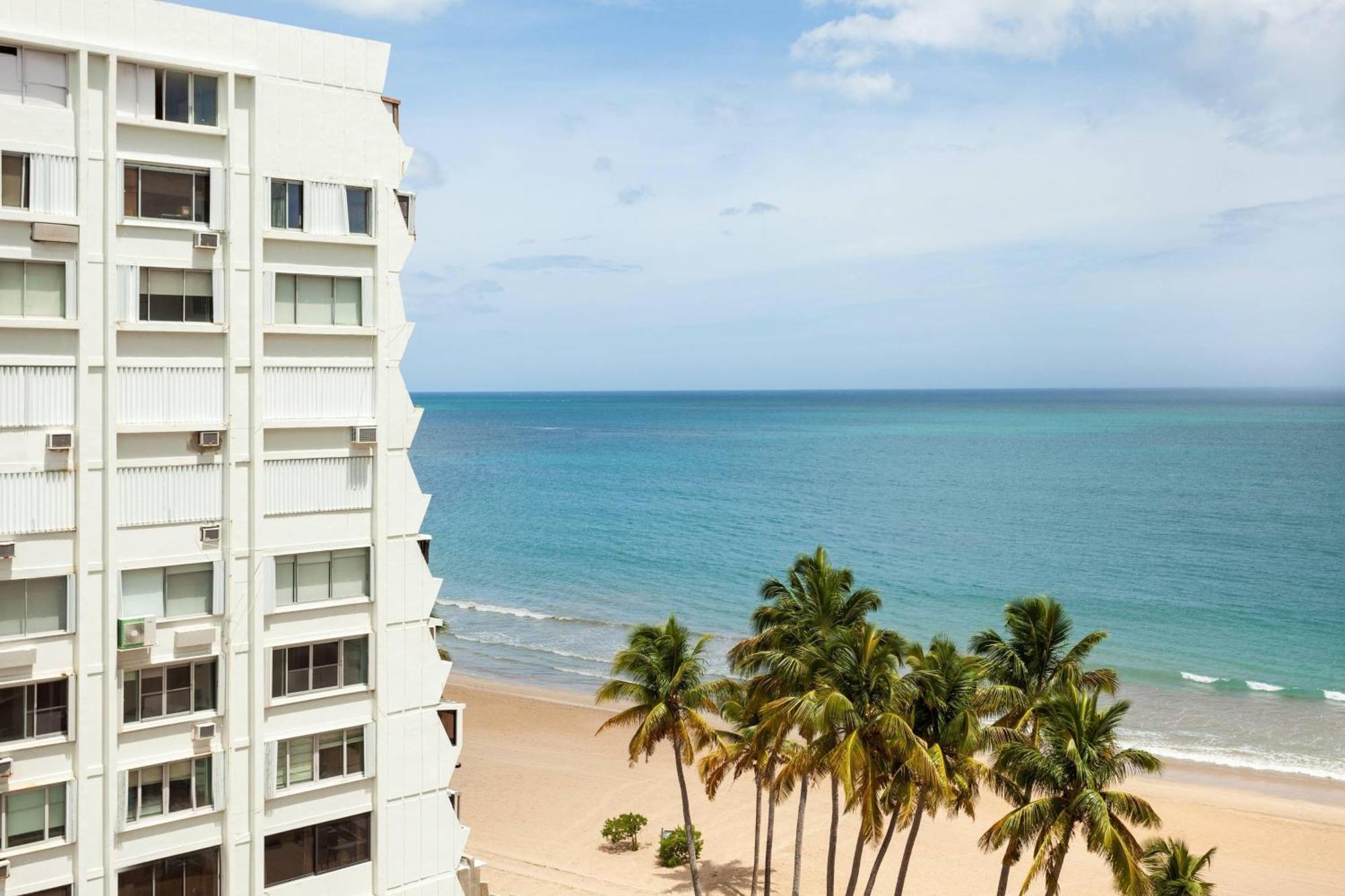 סן חואן Courtyard By Marriott Isla Verde Beach Resort מראה חיצוני תמונה
